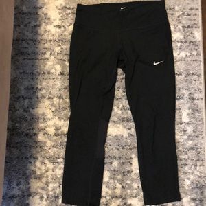 Nike dri-fit cropped athletic leggings
